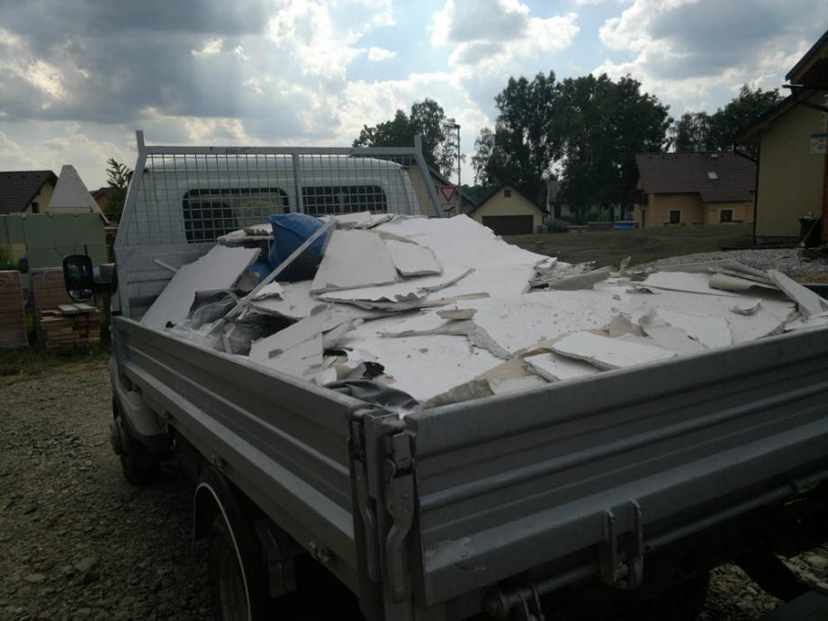 Zbourání staré a stavba nové garáže – foto 6