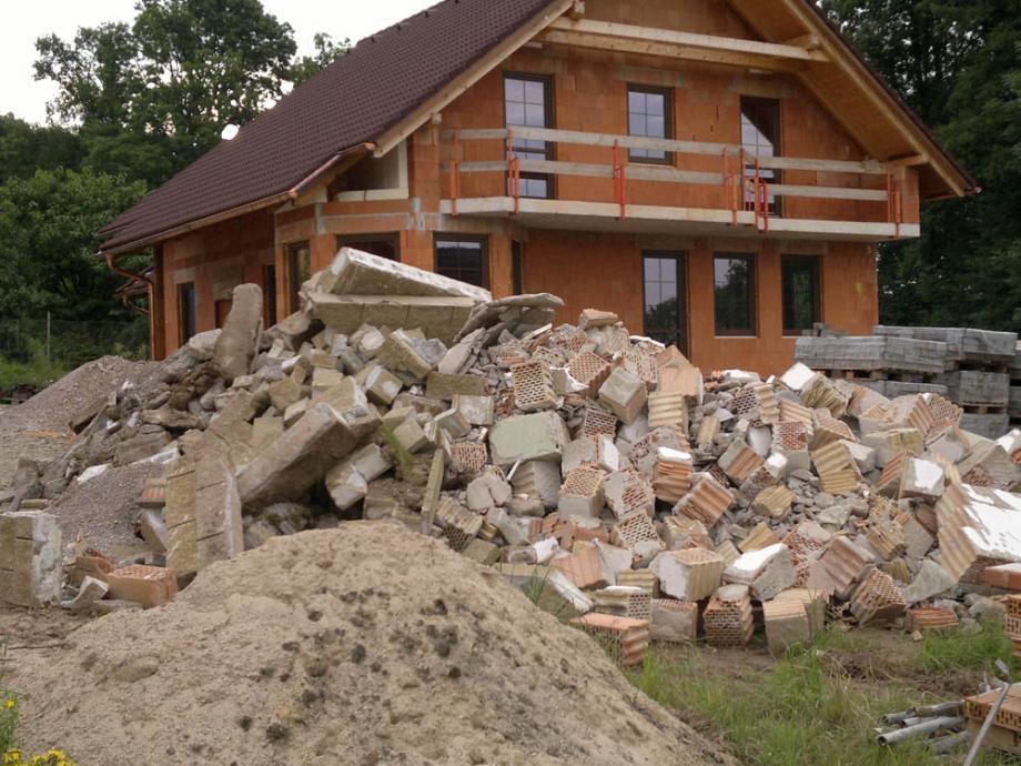 Zbourání staré a stavba nové garáže – foto 10