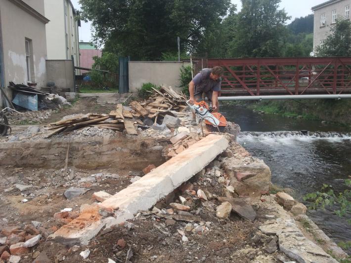 Rekonstrukce domu s přístavbou nové části – foto 7