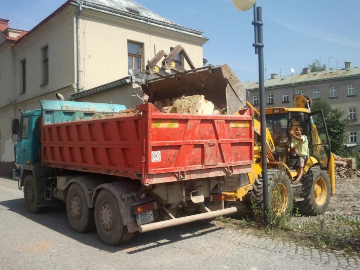 Rekonstrukce domu s přístavbou nové části – foto 17