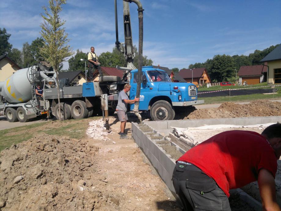 Zbourání staré a stavba nové garáže – foto 15