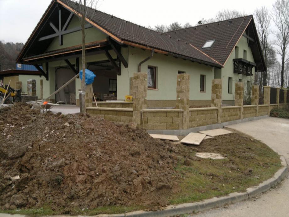 Zbourání staré a stavba nové garáže – foto 63