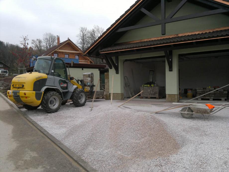 Zbourání staré a stavba nové garáže – foto 64