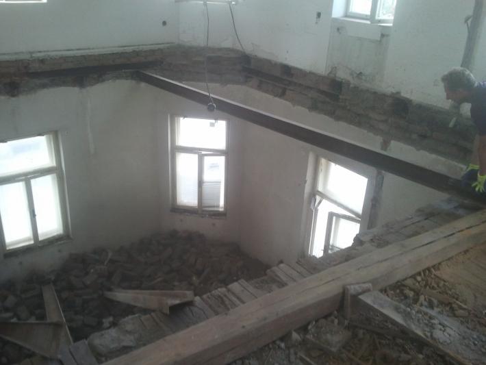Rekonstrukce domu s přístavbou nové části – foto 25