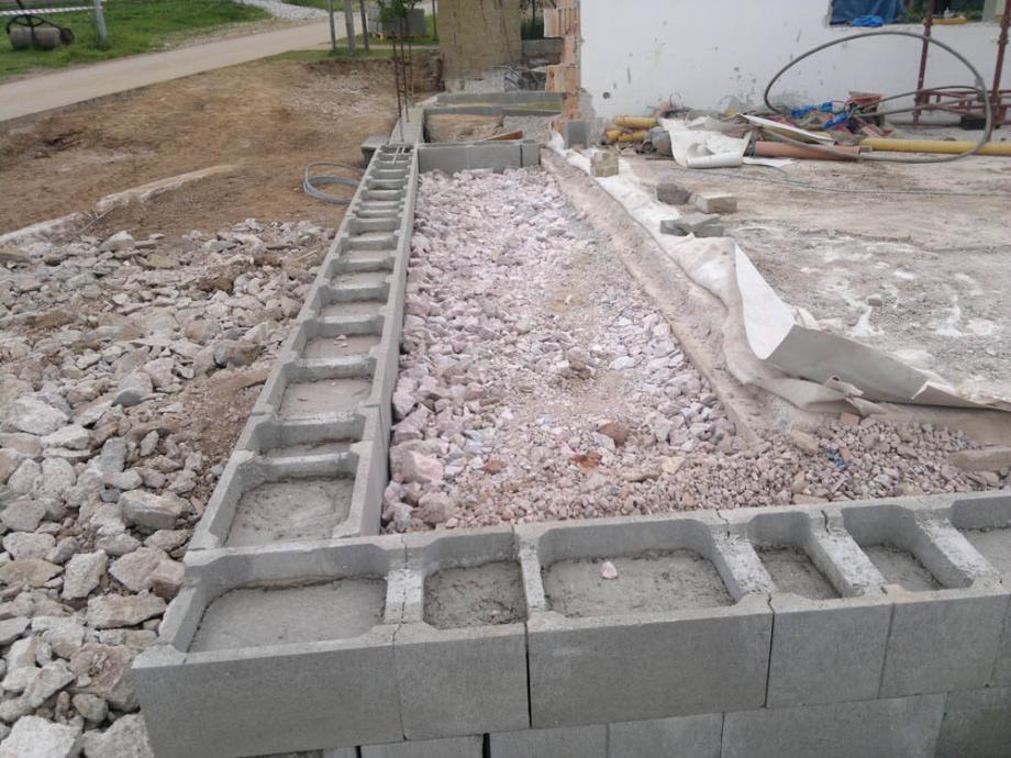 Zbourání staré a stavba nové garáže – foto 17