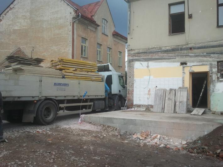 Rekonstrukce domu s přístavbou nové části – foto 29