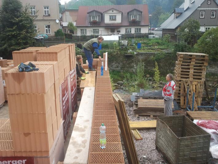 Rekonstrukce domu s přístavbou nové části – foto 34