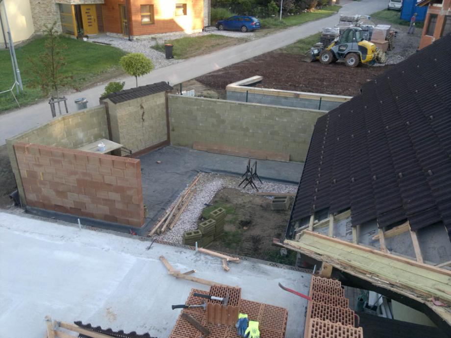 Zbourání staré a stavba nové garáže – foto 38