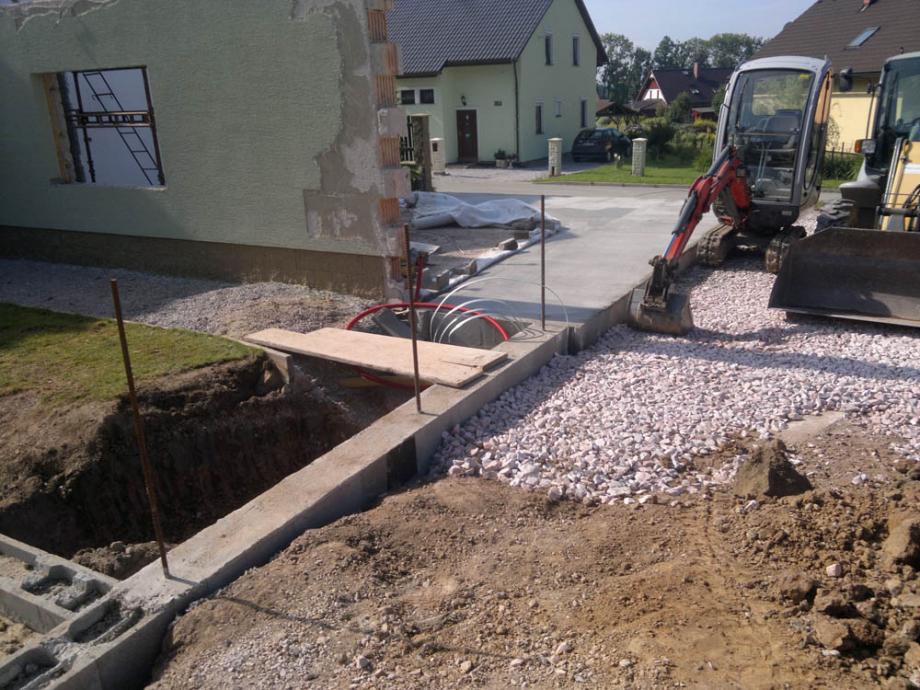 Zbourání staré a stavba nové garáže – foto 19