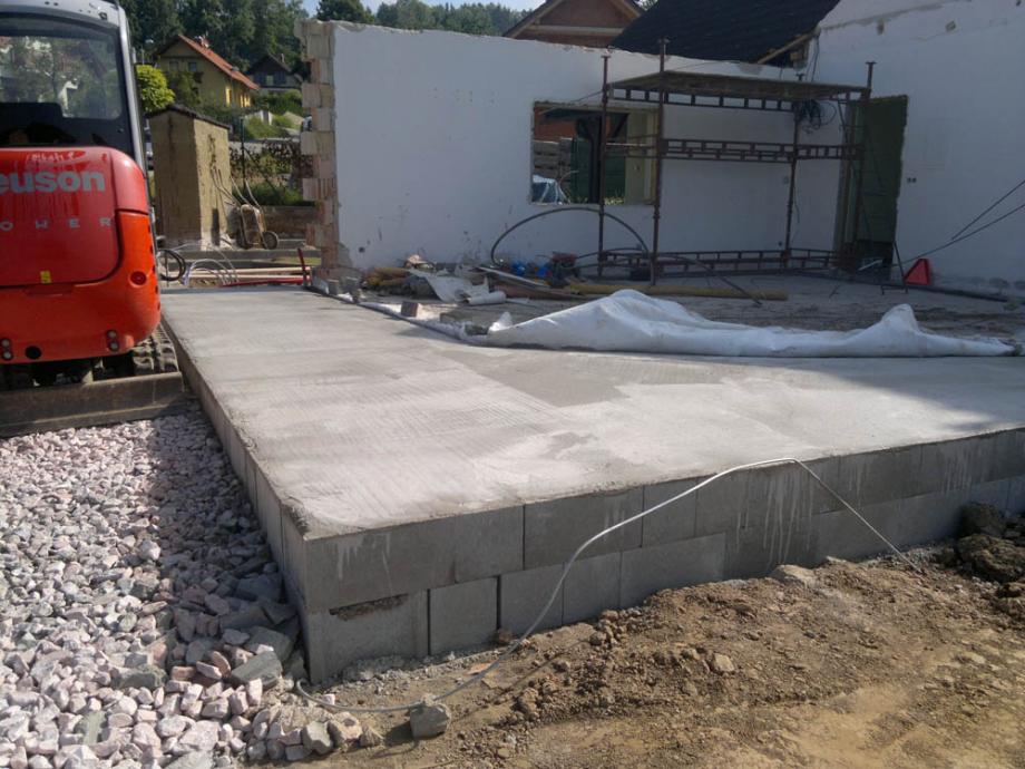 Zbourání staré a stavba nové garáže – foto 21