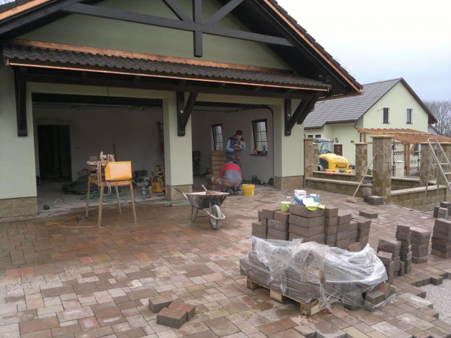 Zbourání staré a stavba nové garáže – foto 66