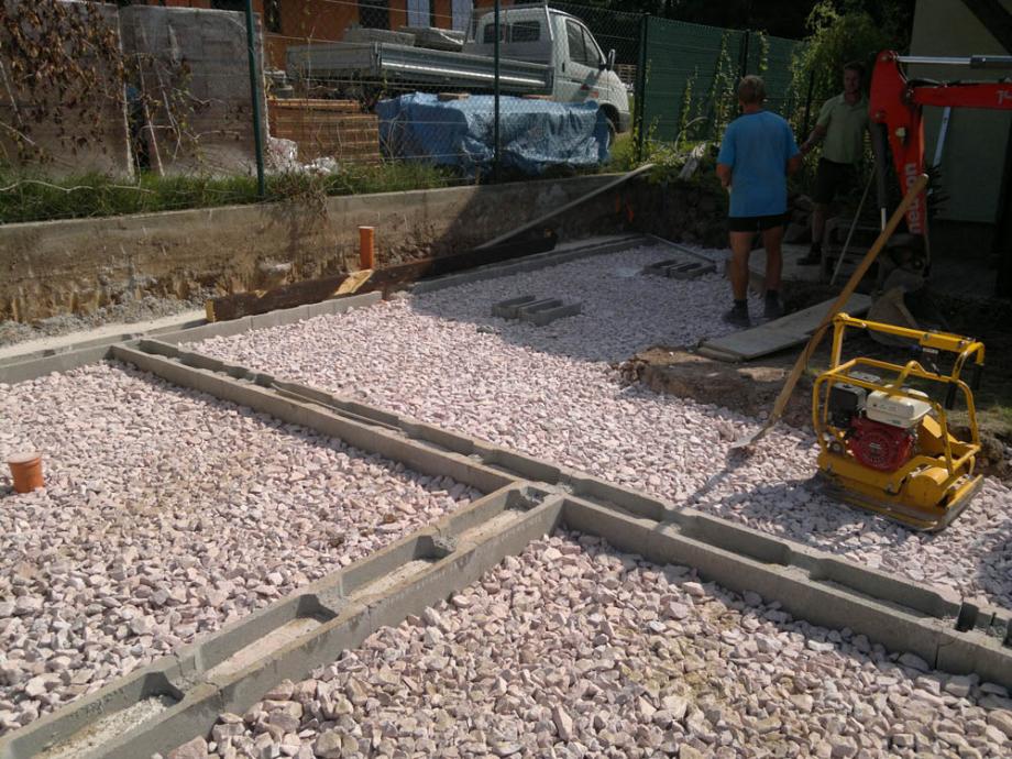 Zbourání staré a stavba nové garáže – foto 22