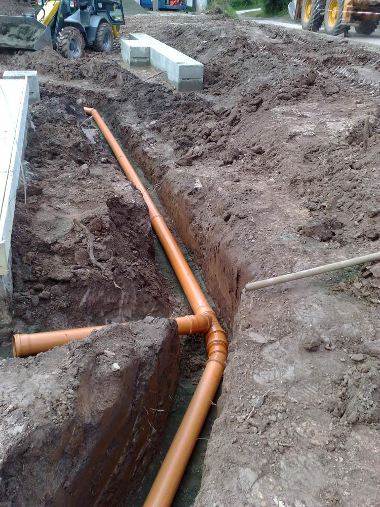 Základová deska a ležatá kanalizace – foto 11