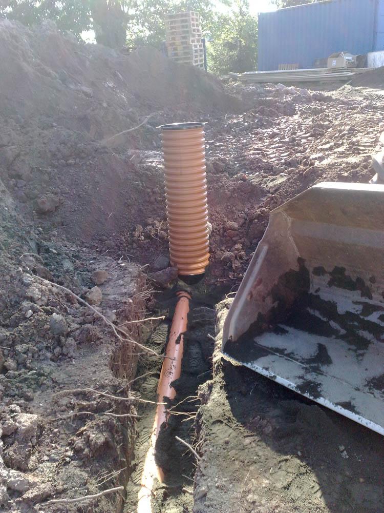 Základová deska a ležatá kanalizace – foto 12