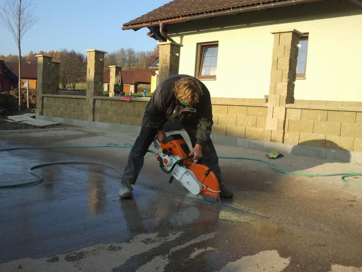 Zbourání staré a stavba nové garáže – foto 67