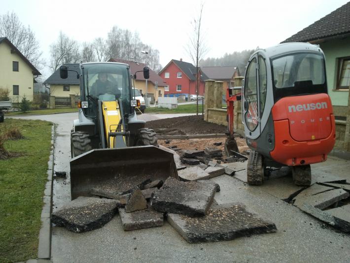 Zbourání staré a stavba nové garáže – foto 70