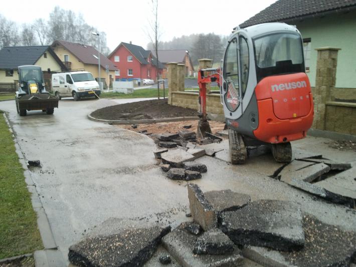 Zbourání staré a stavba nové garáže – foto 71