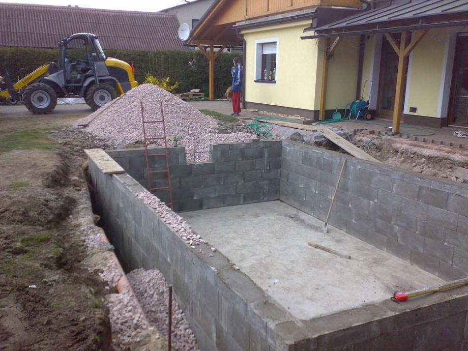 Stavba bazénu – foto 9